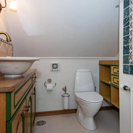 7 Person In Krus Kruså